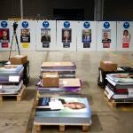 Carteles de los candidatos a las presidenciales francesas en Mitry-Mory, a las afueras de París