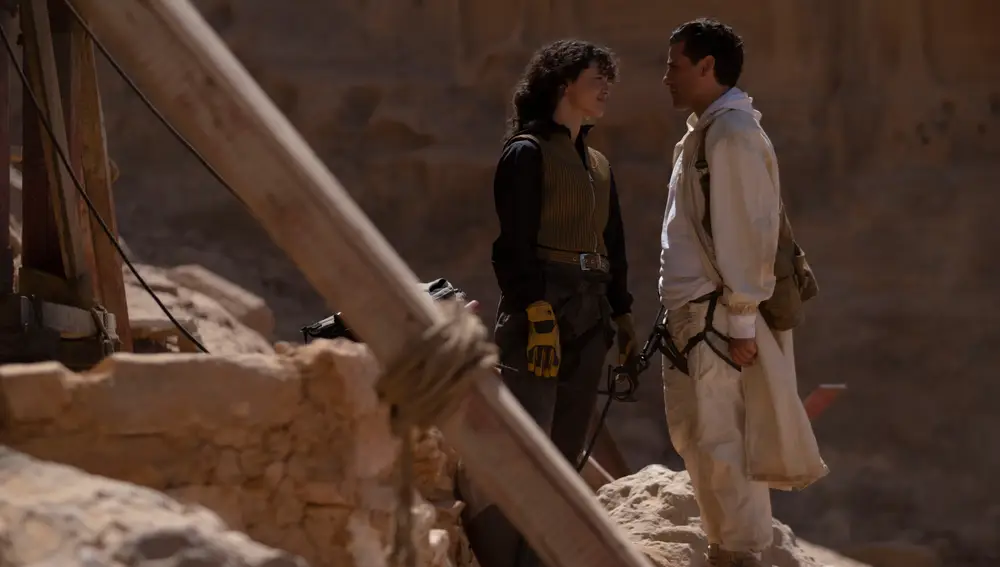 May Calamawy y Oscar Isaac en "Caballero Luna", que bebe de referentes como "Noche en el museo" o "La momia" ©Marvel Studios 2022. All Rights Reserved.