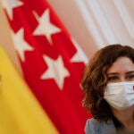 La presidenta de la Comunidad de Madrid, Isabel Díaz Ayuso, ha recibido este martes a la Asociación de Tablaos Flamencos de Madrid, este martes en Madrid.