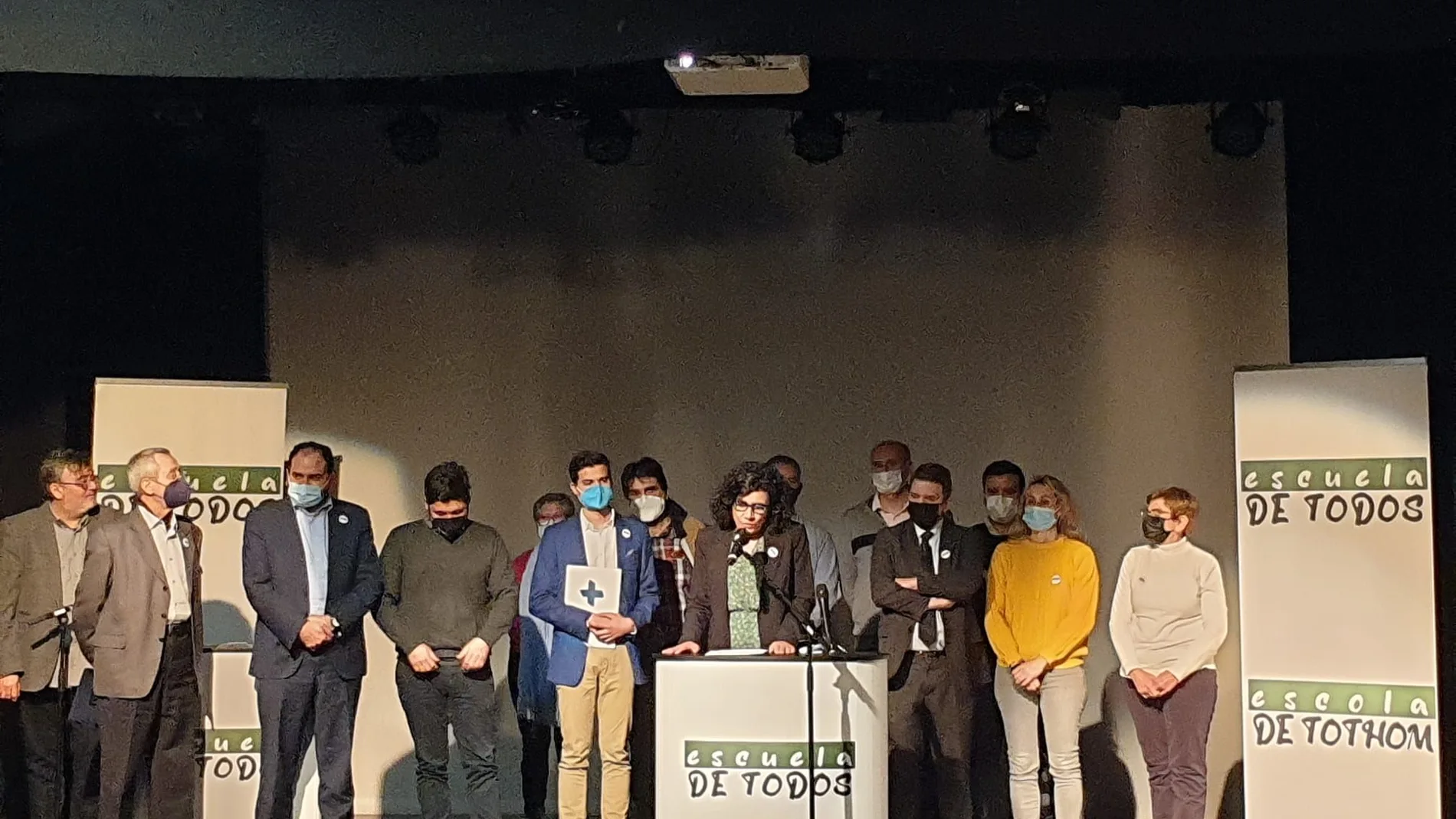 Imagen del acto de Escuela de todos, con Ana Losada a la cabeza