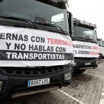 Vista del comienzo de la marcha lenta que protagonizan los camioneros con salida este miércoles en el estadio Wanda Metropolitano de Madrid en la décima jornada de protesta EFE/ Sergio Pérez