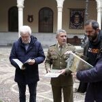 Los ilustradores José Maria Nieto, Rafael Vega, Alberto Sobrino y Miguel Ángel Soria presentan el cómic 'Historia del Palacio Real de Valladolid' junto al general César García del Castillo