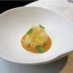 El innovador y celebrado Mr. Huevo de Pablo Fernández, chef de NoDrama. Un huevo crocante con salsa huancaína y queso Emmentaler AOP