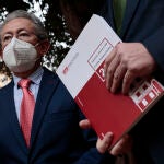El síndic de Greuges, Ángel Luna, durante la presentación de la memoria anual de esta entidad ante Les Corts Valencianes