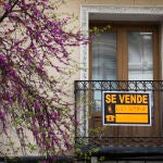 Cartel de Se Vende en una vivienda
