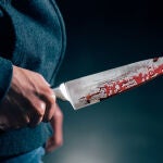 Las autoridades policiales han realizado un examen forense a su hija y ya han recibido la cámara colocada por la mujer, para encontrar más pruebas que faciliten la investigación.