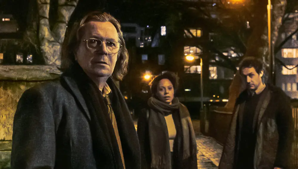 Gary Oldman encabeza el reparto de la serie