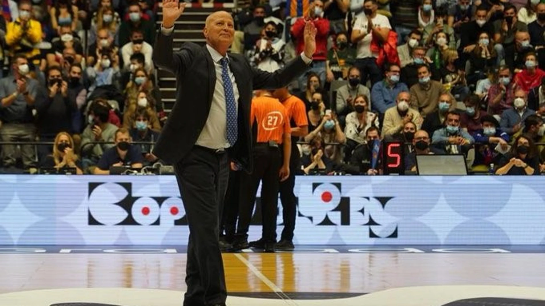 Javier Imbroda recibió en la pasada Copa del Rey el homenaje de todo el baloncesto español