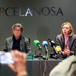 La consejera delegada del grupo Porcelanosa, María José Soriano, acompañada por uno de los fundadores, Héctor Colonques, durante la rueda de prensa ofrecida este martes