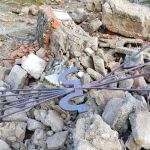 El yugo y las flechas del arco a los caídos del abulense Puerto del Pico