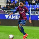 Kelechi Nwakali con el Huesca.