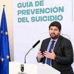 El jefe del Ejecutivo autonómico, Fernando López Miras, durante la presentación de la estrategia sanitaria