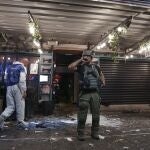 Militares en el lugar del atentado. (AP Photo/Ariel Schalit)