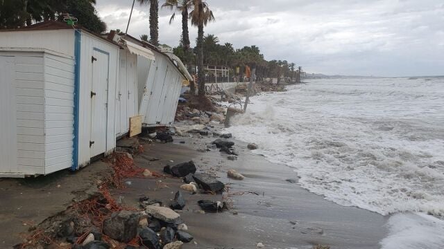 Una de las playas de Málaga ha quedado cerrada