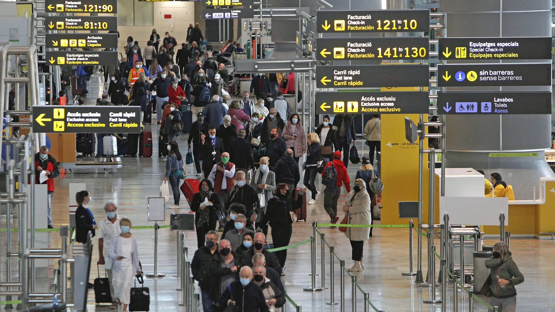 Vista de la zona de facturación del aeropuerto Alicante-Elche Miguel Hernández que encara la inminente Semana Santa