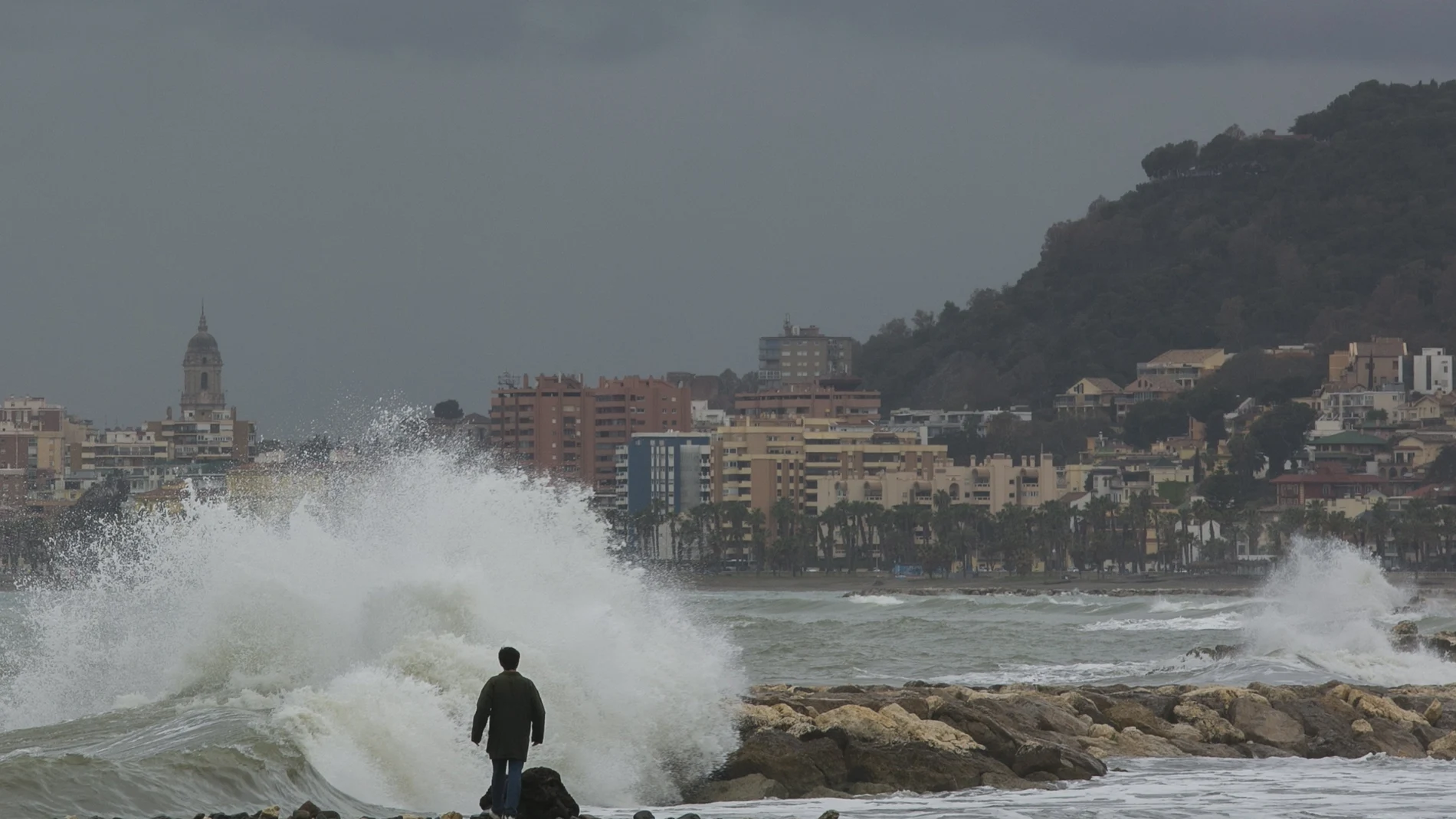 Olas de gran tamaño en Málaga