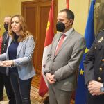 Virginia Barcones y miembros de la Policía Nacional informan sobre la operación realizada en un club de alterne de Zamora