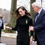 La primera ministra finlandesa, Sanna Marin, junto al presidente alemán, Frank Walter Steinmeier