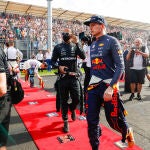 Max Verstappen y Lewis Hamilton