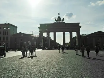 La Puerta de Brandeburgo es uno de los símbolos más importantes de Berlín La Puerta de Brandeburgo es uno de los símbolos más importantes de Berlín