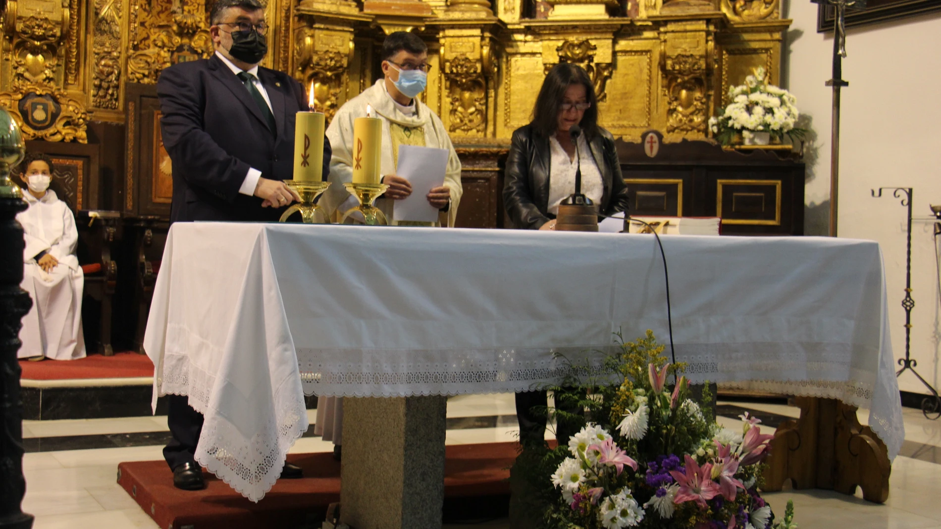 Autoridades informando sobre el robo en la ermita de la Virgen de la Estrella de Los Santos de Maimona