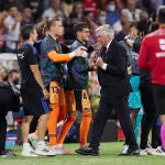 Carlo Ancelotti celebra la victoria del Real Madrid en el Sánchez Pizjuán