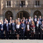 El alcalde de Salamanca, Carlos García Carbayo, y agentes económicos y sociales de la ciudad firman el 'Manifiesto en defensa de las comunicaciones ferroviarias de Salamanca'