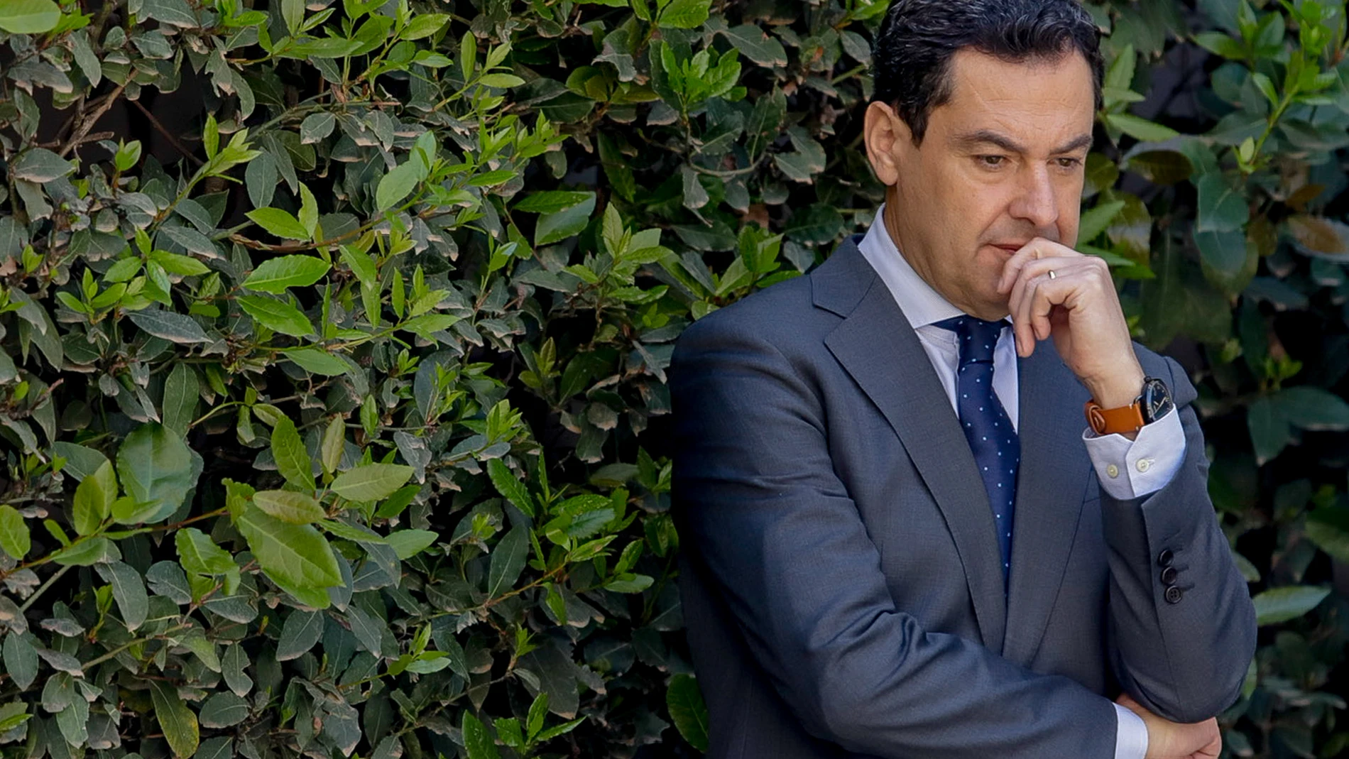 El presidente de la Junta de Andalucía, Juanma Moreno, pensativo. Álex Zea / Europa Press