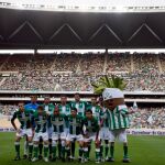 El once del Betis que jugó contra el Valladolid en La Cartuja el 7 de mayo de 2008. El partido acabó 1-1 y dio la permanencia matemática a los verdiblancos