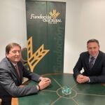 Ricardo López Crespo y Jesús Tamayo tras la firma del acuerdo