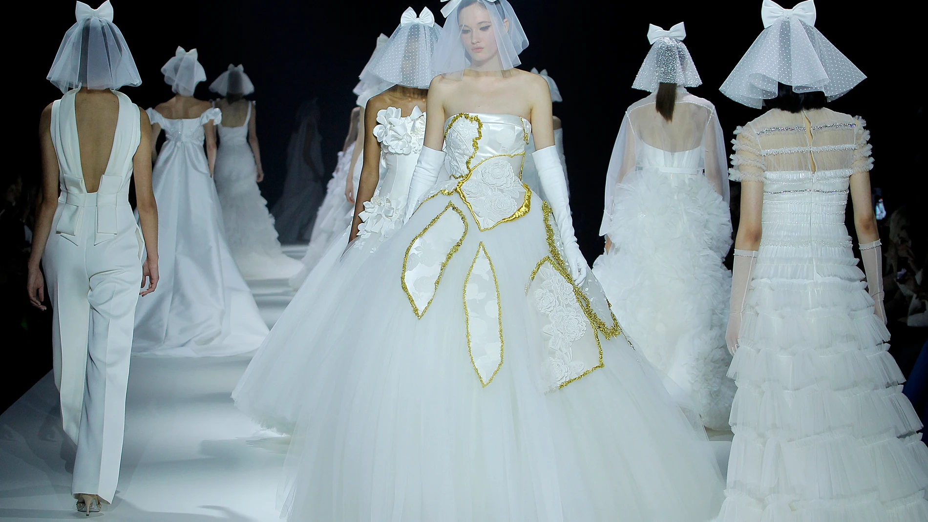 Así fue el desfile de Viktor&Rolf Mariage.