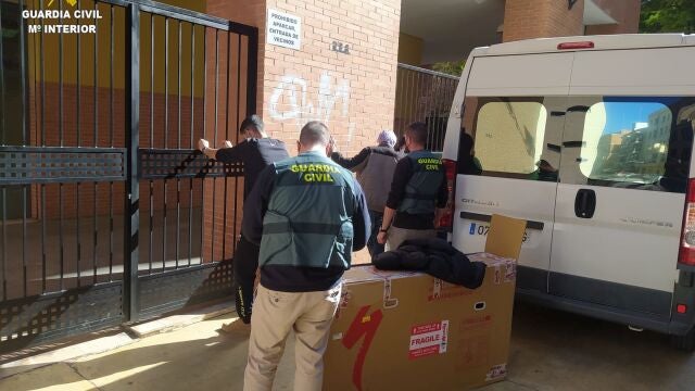 La Guardia Civil ha detenido a dos hombres
