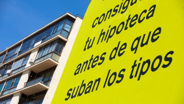 Cartel publicitario sobre hipotecas