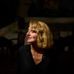 Entrevista con la escritora y periodista Carla de La Lá que presenta su primera novela “Qué te importa que te ame” (Planeta).