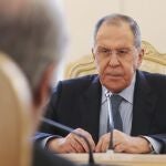El ministro de Exteriores ruso critica a EE UU por armar a Ucrania y le acusa de extender la rusofobia.