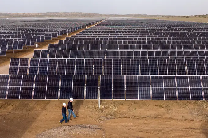 España lidera el impulso fotovoltaico en Europa con más de 40 GW instalados, pero el autoconsumo cae un 31% España lidera el impulso fotovoltaico en Europa con más de 40 GW instalados, pero el autoconsumo cae un 31%