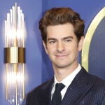 Fotografía de archivo fechada el 07 de marzo de 2022 del actor Andrew Garfield en la entrega de los Óscar