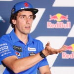 El piloto español Alex Rins ( Suzuki), durante la rueda de prensa previa al comienzo del Gran Premio de España de MotoGP, en el circuito "Ángel Nieto" de Jerez