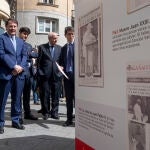 El presidente de la Junta de Castilla y León, Alfonso Fernández Mañueco, asiste a la inauguración de la exposición 'Portadas que hacen historia', de La Gaceta de Salamanca