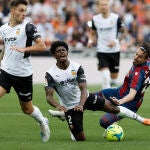 José Campaña con el Levante frente al Valencia. EFE/ Kai Forsterling