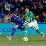Cristian Tello con el Betis. EFE/Juan Carlos Hidalgo