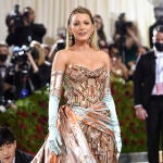 Blake Lively deslumbra en la Gala Met 2022.