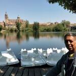 Margarito Cuéllar, con el Tormes y Salamanca de fondo