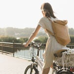 Las bicicletas eléctricas se han convertido en una forma habitual de transporte en las ciudades