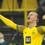 Haaland celebra un gol con su equipo actual, el Manchester City