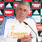 El entrenador del Real Madrid Carlo Ancelotti en una conferencia de Prensa