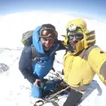Karl Egloff y Nico Miranda, en la cumbre del Makalu