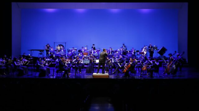 José Luis López Antón fue el encargado de dirigir a la Royal Film Concert Orchestra en el Teatro de la Maestranza de Sevilla