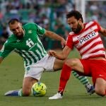 Germán Sánchez con el Granada. EFE/Julio Muñoz