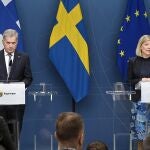 El presidente finlandés, Sauli Niinistö, y la primera ministra sueca, Magdalena Andersson
